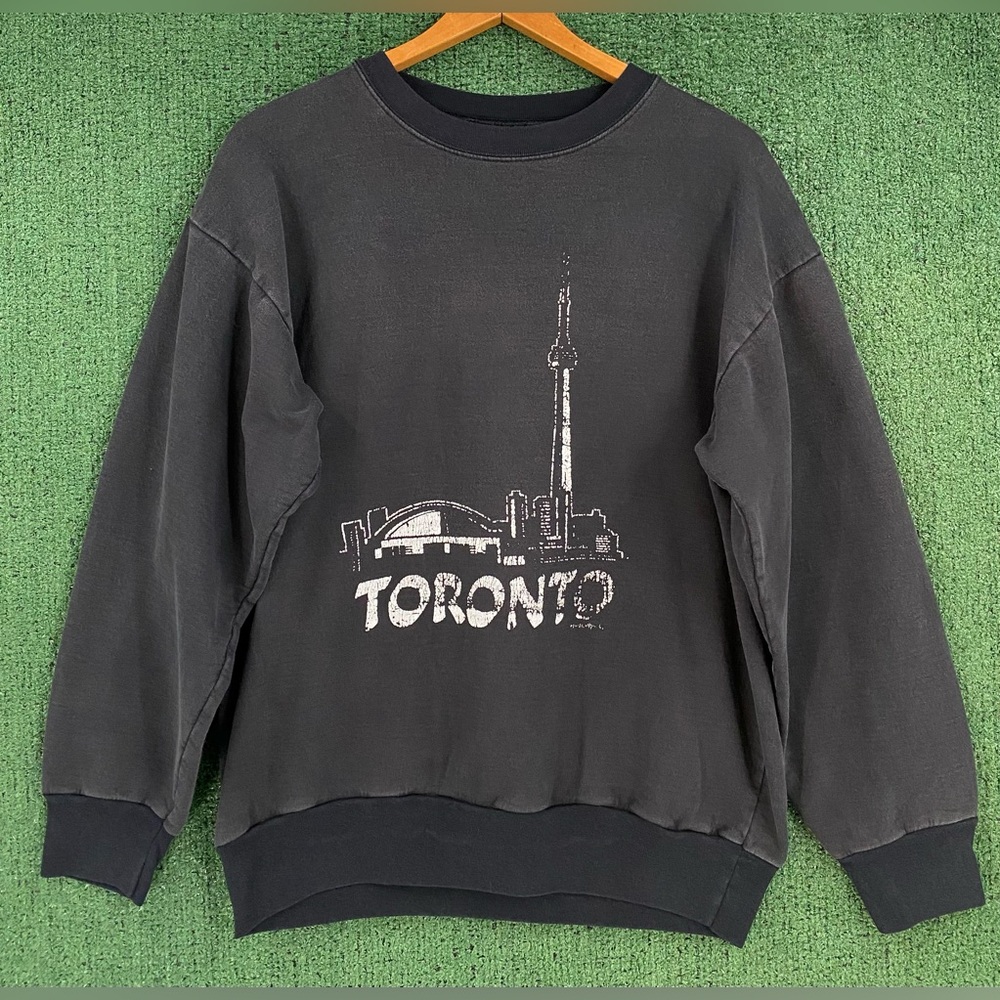 Vintage 90’s Toronto Canada CN Tower Skyline Black Sweatshirt Men’s Size Medium